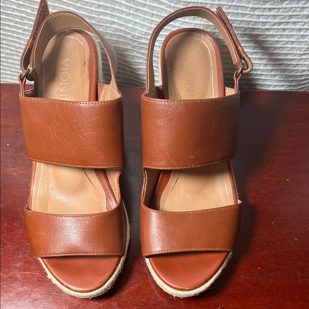 Vionic Women's Brown Leather Sandals